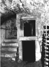 Cave gauche